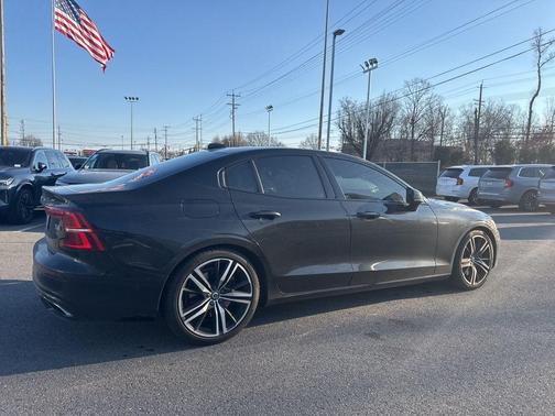 2020 Volvo S60 T6 R-Design