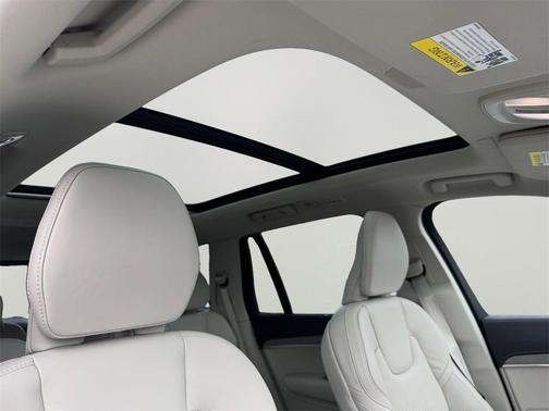 2025 Volvo XC90 B6 Ultra