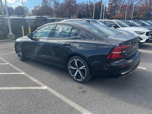 2025 Volvo S60 B5 Plus