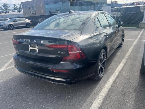 2025 Volvo S60 B5 Plus