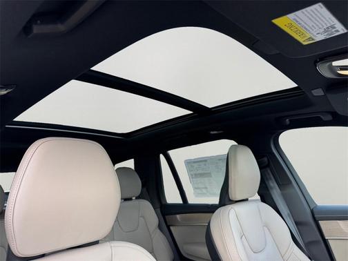 2026 Volvo XC90 Plug-In Hybrid T8 Ultra 6-Seater