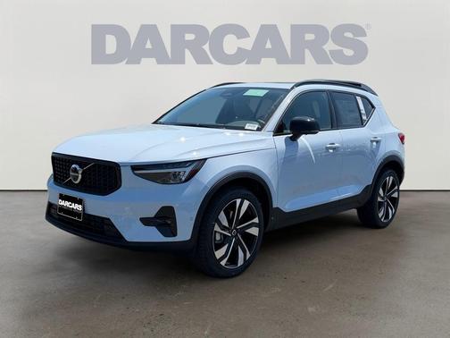 Cloud 9 White 2026 Volvo XC40 B5 Plus
