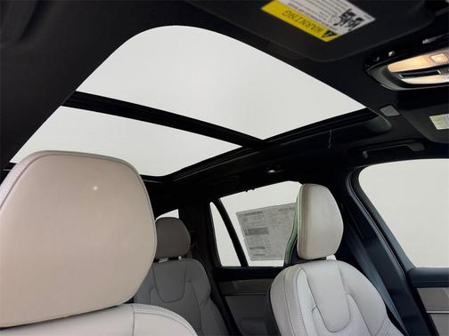 2026 Volvo XC90 B6 Ultra Dark Theme 6-Seater