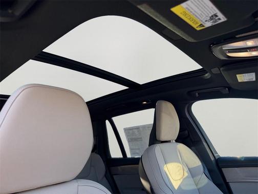 2026 Volvo XC90 Plug-In Hybrid T8 Plus 7-Seater