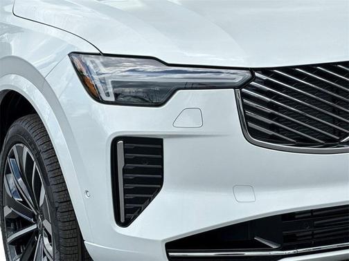 2025 Volvo XC90 Plug-In Hybrid T8 Plus 7-Seater