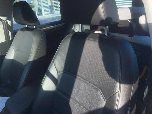 2016 Volkswagen Passat 1.8T SE w/Technology