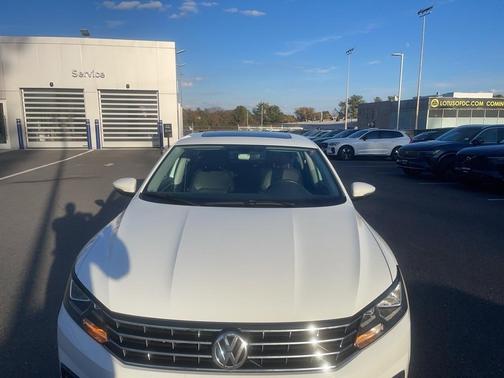 2016 Volkswagen Passat 1.8T SE w/Technology