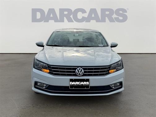 2016 Volkswagen Passat 1.8T SE w/Technology