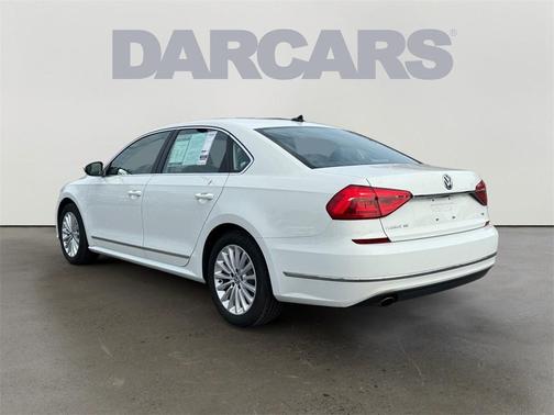 2016 Volkswagen Passat 1.8T SE w/Technology