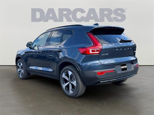 2026 Volvo XC40 B5 Plus