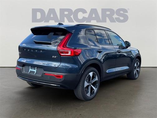2026 Volvo XC40 B5 Plus