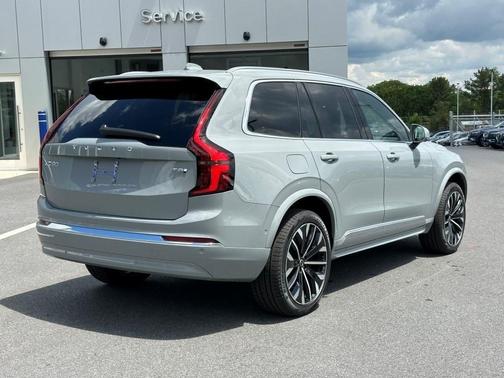 2025 Volvo XC90 Plug-In Hybrid T8 Plus 7-Seater