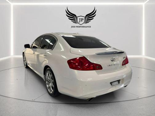 Moonlight White 2011 INFINITI G37 Journey