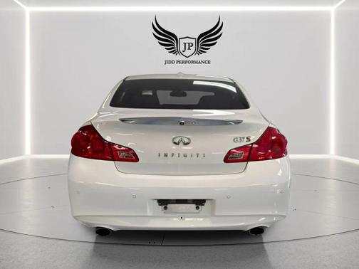 Moonlight White 2011 INFINITI G37 Journey