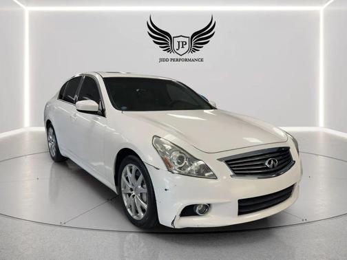 Moonlight White 2011 INFINITI G37 Journey