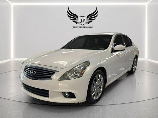 Moonlight White 2011 INFINITI G37 Journey