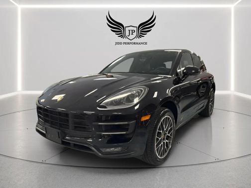 Jet Black Metallic 2015 Porsche Macan Macan Turbo