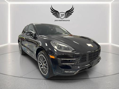 Jet Black Metallic 2015 Porsche Macan Macan Turbo