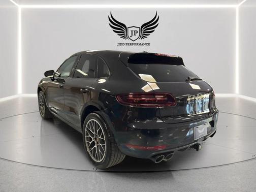 Jet Black Metallic 2015 Porsche Macan Macan Turbo