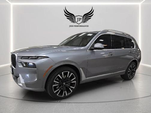 Skyscraper Grey Metallic 2026 BMW X7 xDrive40i