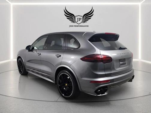 Meteor Gray Metallic 2016 Porsche Cayenne GTS