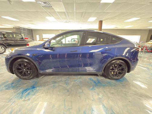 Blue 2021 Tesla Model Y Long Range Sport Utility 4D