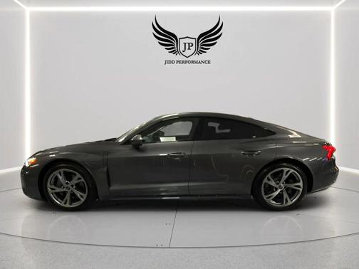 Daytona Gray Pearl Effect 2022 Audi e-tron GT Premium Plus