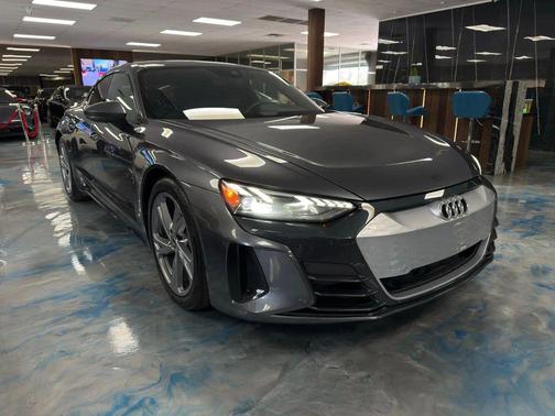 Daytona Gray Pearl Effect 2022 Audi e-tron GT Premium Plus