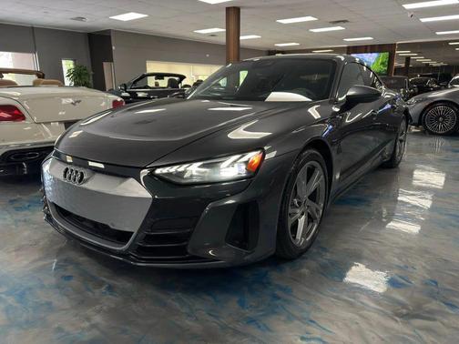 Daytona Gray Pearl Effect 2022 Audi e-tron GT Premium Plus