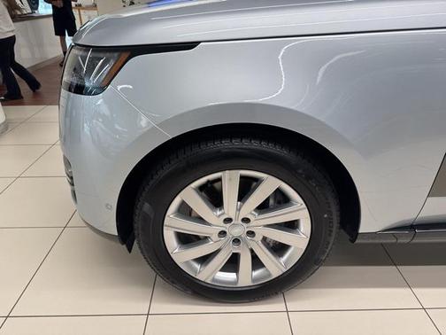 2025 Land Rover Range Rover P400 SE