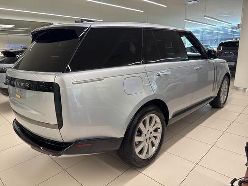 2025 Land Rover Range Rover P400 SE