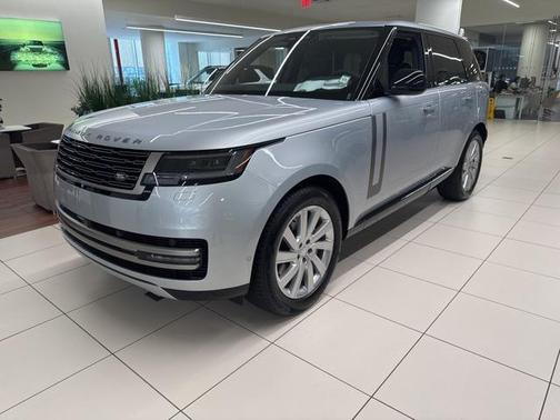 2025 Land Rover Range Rover P400 SE