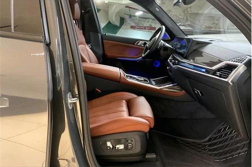 2025 BMW X7 M60i