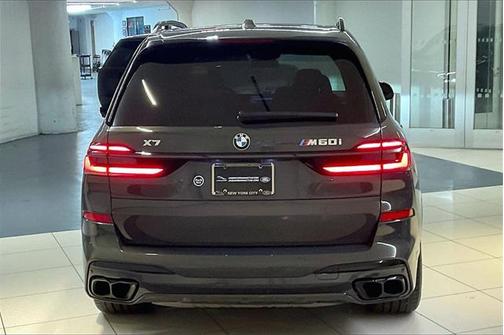 2025 BMW X7 M60i