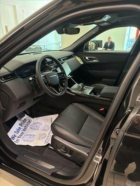 Santorini Black Metallic 2026 Land Rover Range Rover Velar P400 Dynamic SE