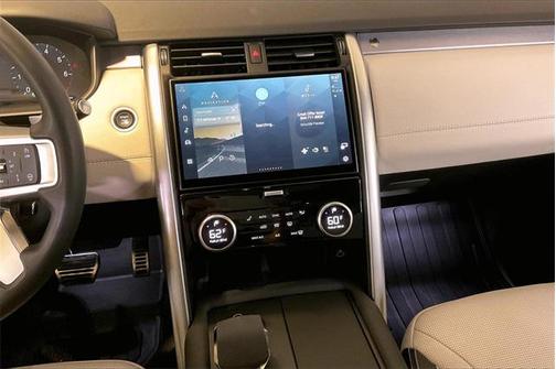 2024 Land Rover Discovery P300 Dynamic SE