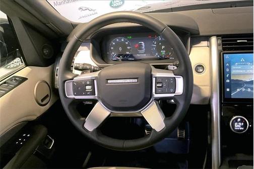 2024 Land Rover Discovery P300 Dynamic SE
