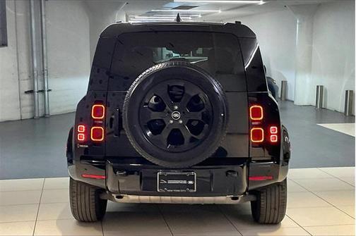 2024 Land Rover Defender 110 P400 X-Dynamic SE
