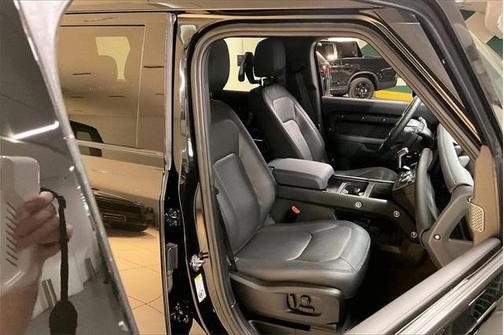 2024 Land Rover Defender 110 P400 X-Dynamic SE