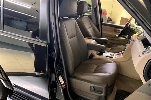 2015 Land Rover LR4 Base
