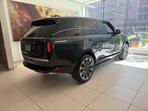 Belgravia Green Metallic 2026 Land Rover Range Rover P530 Autobiography