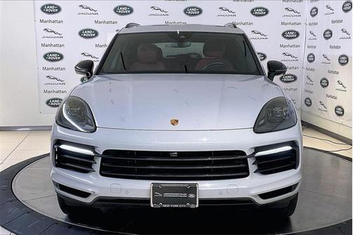 2022 Porsche Cayenne Base (Tiptronic)