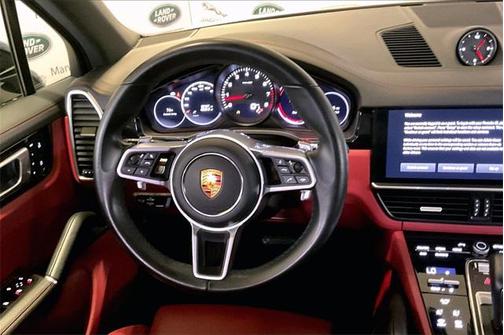 2022 Porsche Cayenne Base (Tiptronic)