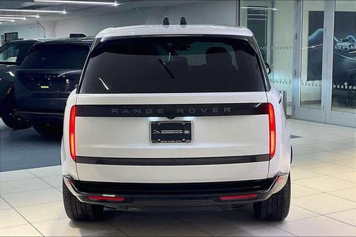 Fuji White 2025 Land Rover Range Rover P400 SE 7 Seat