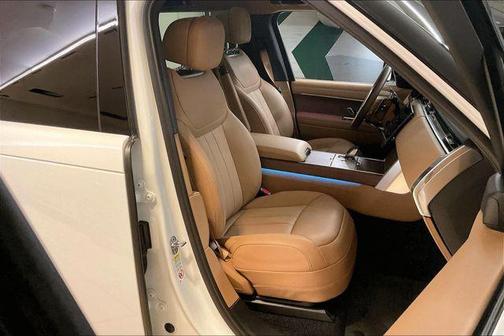 Fuji White 2025 Land Rover Range Rover P400 SE 7 Seat