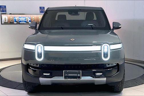 Launch Green 2023 Rivian R1T Launch Edition