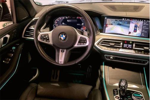 2022 BMW X7 M50i