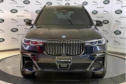 2022 BMW X7 M50i