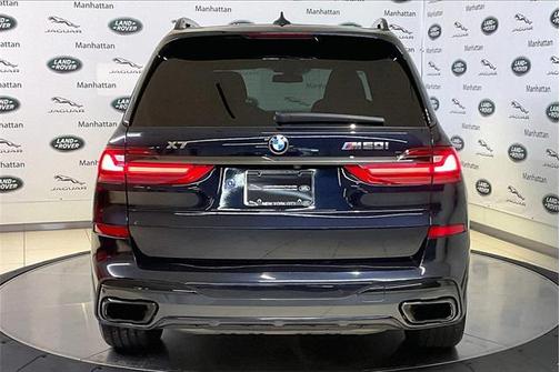 2022 BMW X7 M50i