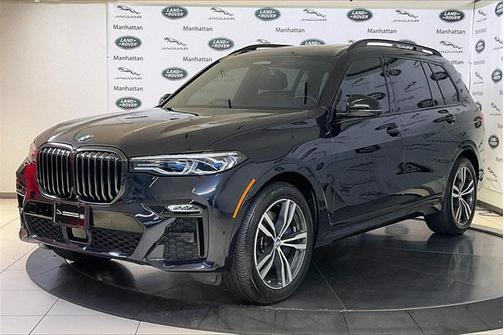 2022 BMW X7 M50i